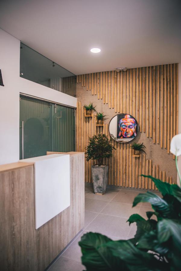 Apartasuites 21 A Pereira Bagian luar foto